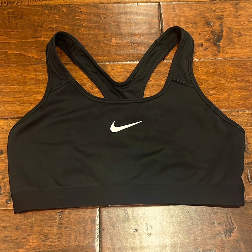 Nike sports bra- size medium-large